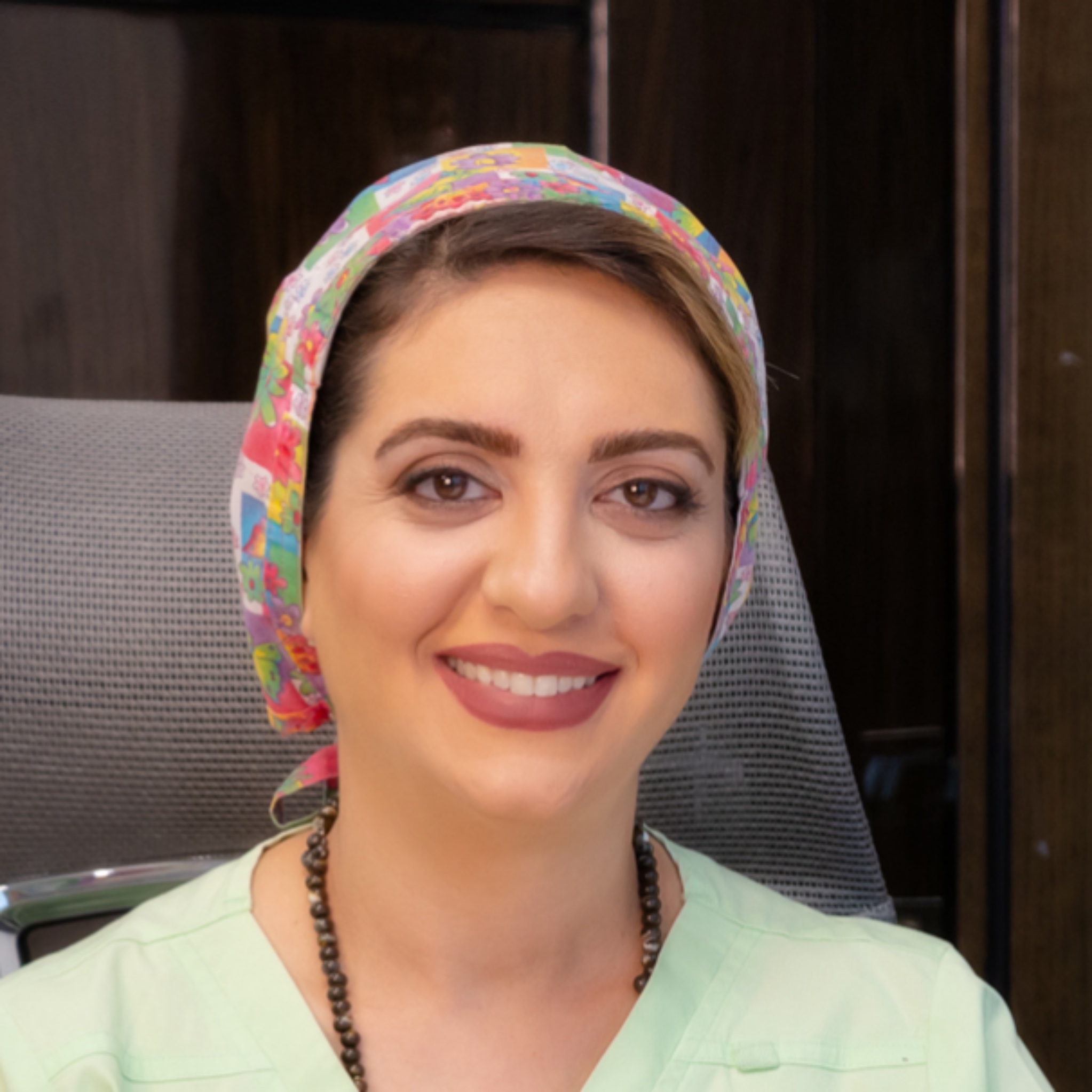 مطب دندانپزشکی دکتر لیلا عطایی ،  یونیک اسمایل